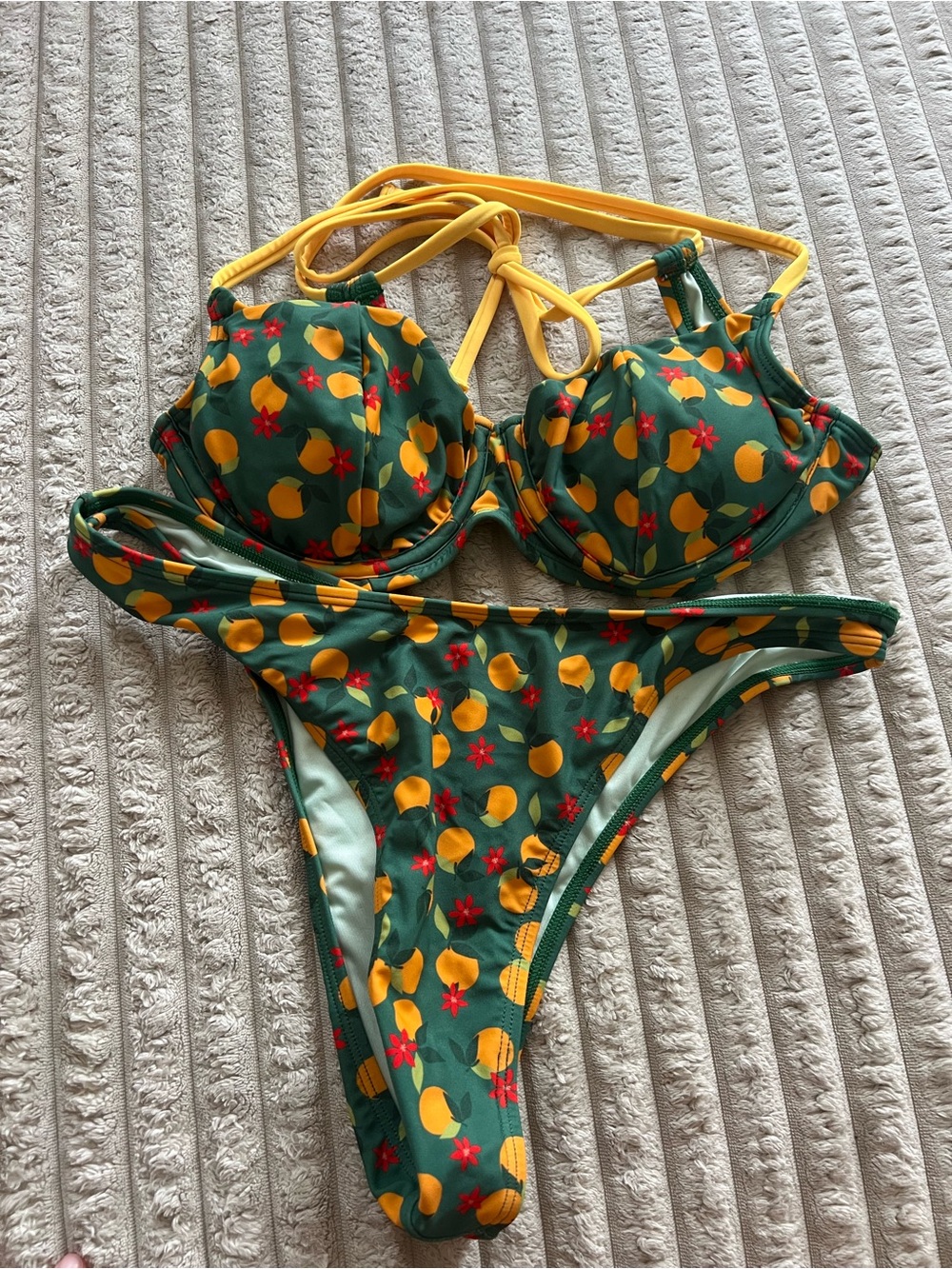 Cupshe Bikini top and bottoms set size M